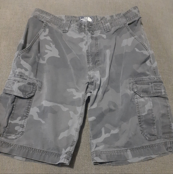 The North Face Stealth Camouflage Rip Stop Cargo Shorts Size 32in Waist Grey - Picture 7 of 8